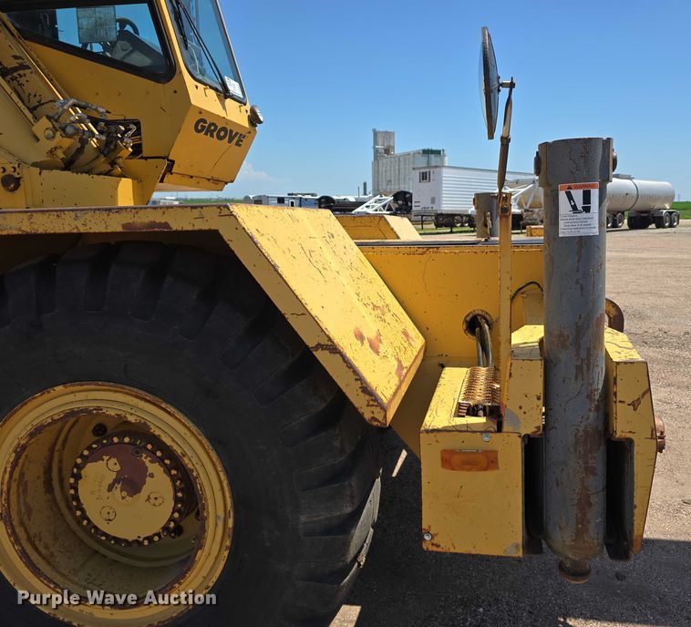 image for item DR3873 1991 Grove RT 528C crane