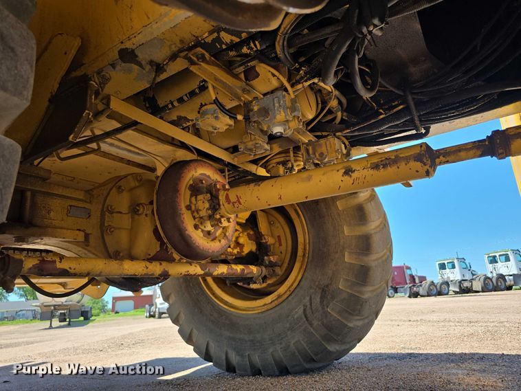 image for item DR3873 1991 Grove RT 528C crane