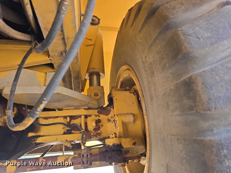 image for item DR3873 1991 Grove RT 528C crane