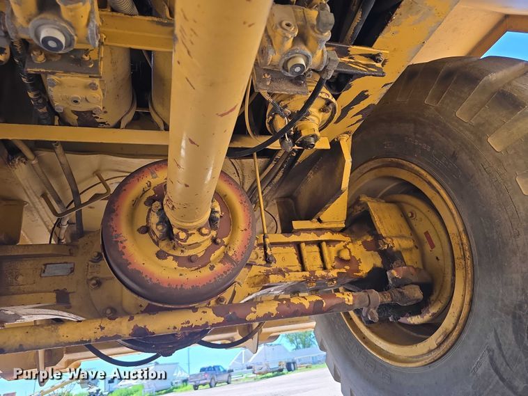 image for item DR3873 1991 Grove RT 528C crane