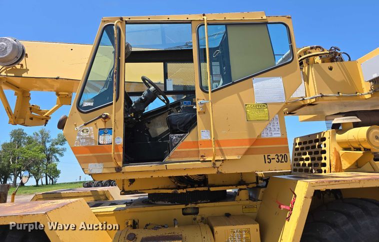 image for item DR3873 1991 Grove RT 528C crane