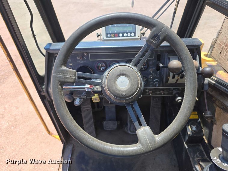 image for item DR3873 1991 Grove RT 528C crane