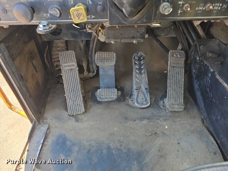 image for item DR3873 1991 Grove RT 528C crane