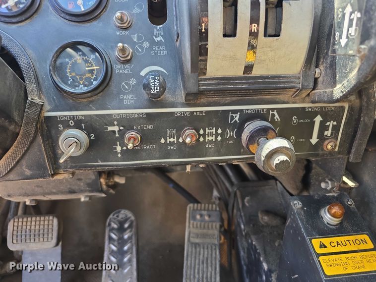 image for item DR3873 1991 Grove RT 528C crane