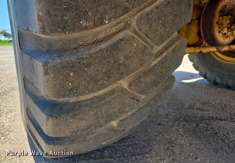 image for item DR3873 1991 Grove RT 528C crane