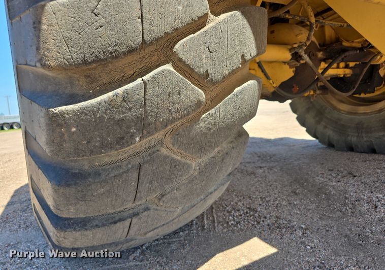 image for item DR3873 1991 Grove RT 528C crane