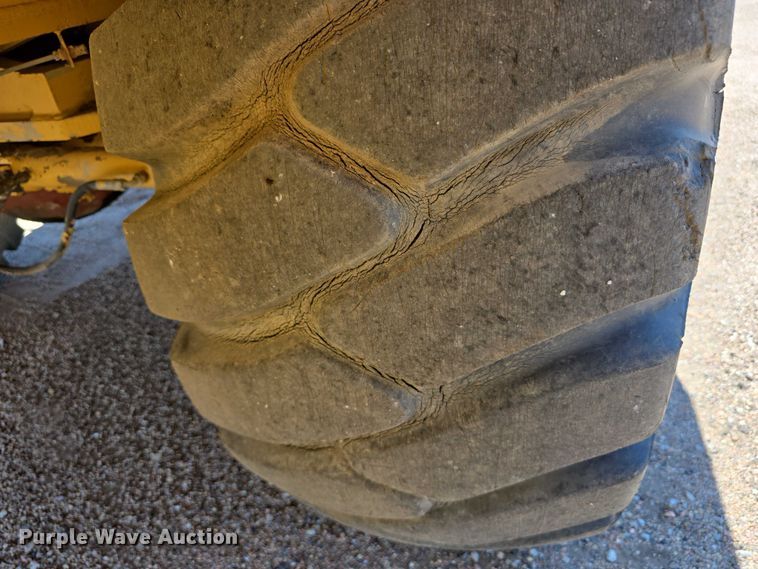 image for item DR3873 1991 Grove RT 528C crane