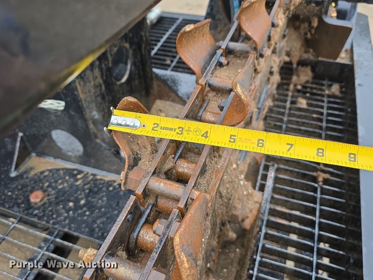 image for item DR3877 2005 Ditch Witch SK500 compact utility loader