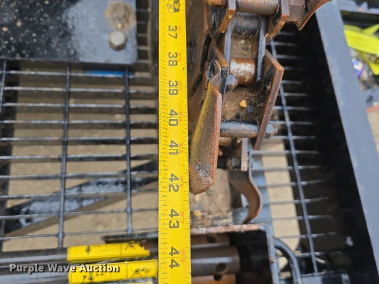 image for item DR3877 2005 Ditch Witch SK500 compact utility loader