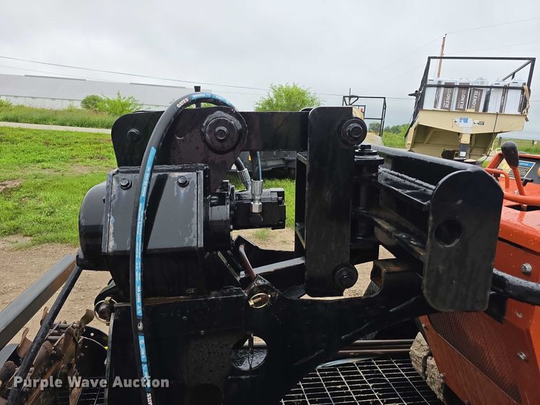 image for item DR3877 2005 Ditch Witch SK500 compact utility loader