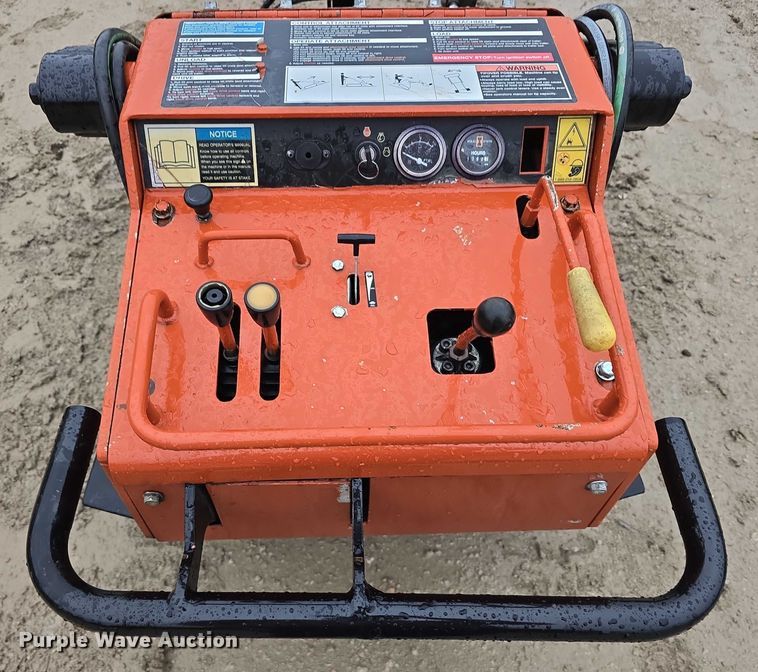 image for item DR3877 2005 Ditch Witch SK500 compact utility loader