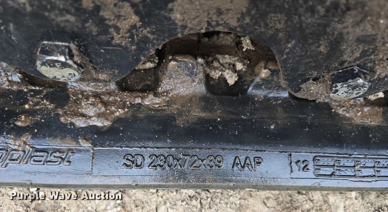 image for item DR3877 2005 Ditch Witch SK500 compact utility loader