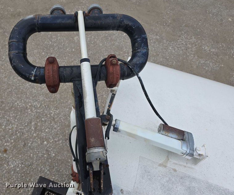 image for item DR3878 1997 International 8200 tank truck