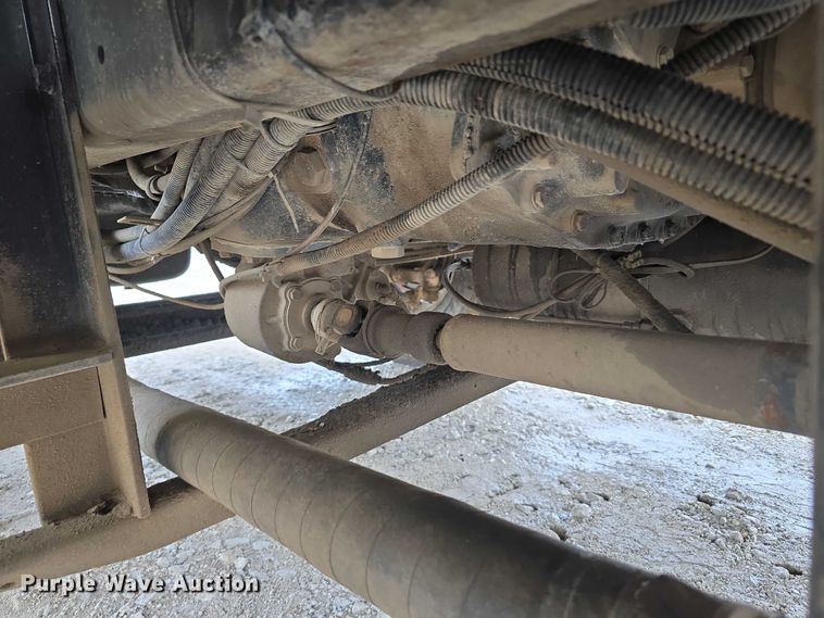 image for item DR3878 1997 International 8200 tank truck