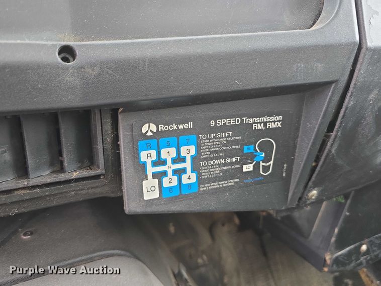 image for item DR3878 1997 International 8200 tank truck