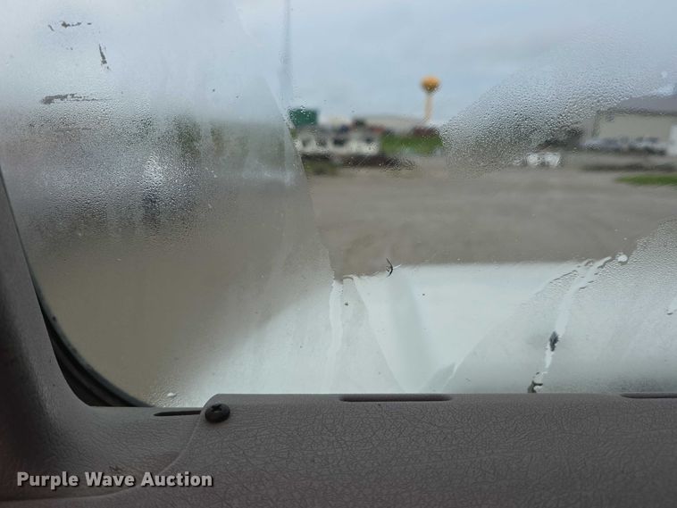 image for item DR3878 1997 International 8200 tank truck