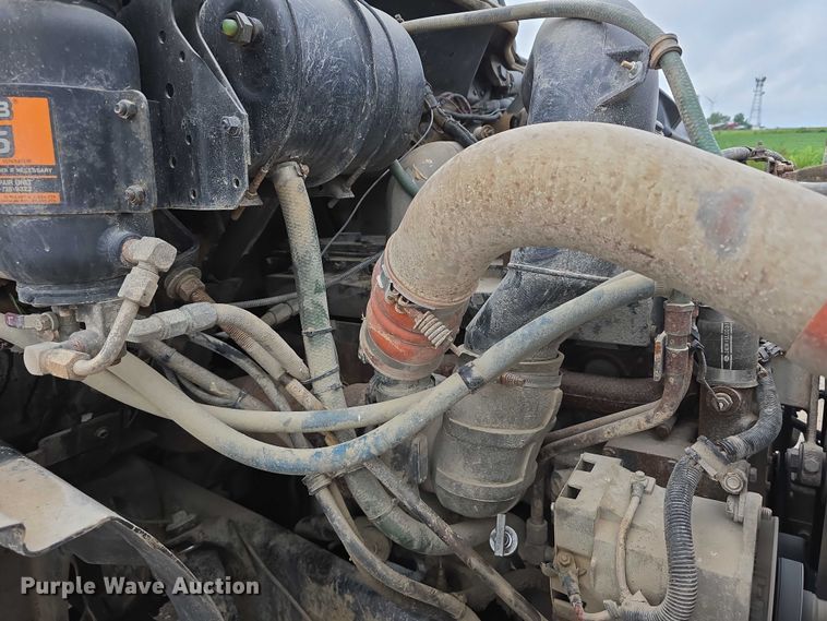 image for item DR3878 1997 International 8200 tank truck