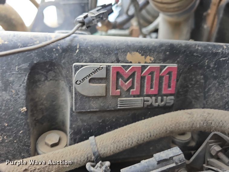 image for item DR3878 1997 International 8200 tank truck