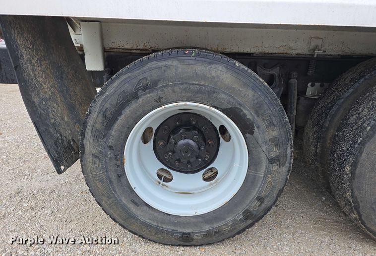 image for item DR3878 1997 International 8200 tank truck