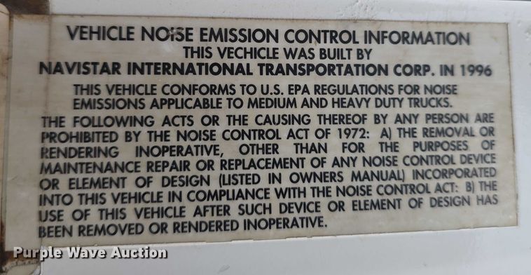 image for item DR3878 1997 International 8200 tank truck