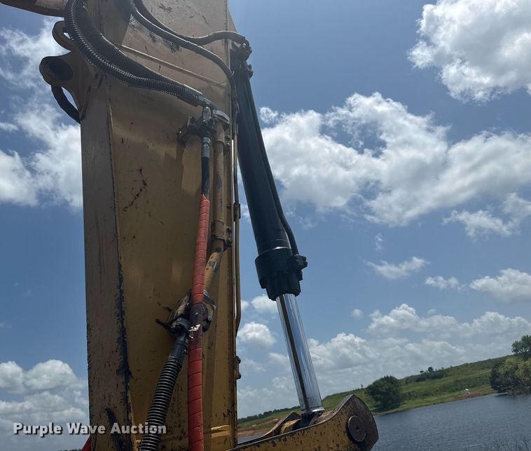 image for item DS3823 2008 Caterpillar 324D L excavator