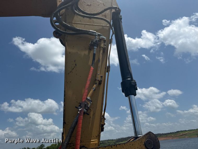 image for item DS3823 2008 Caterpillar 324D L excavator