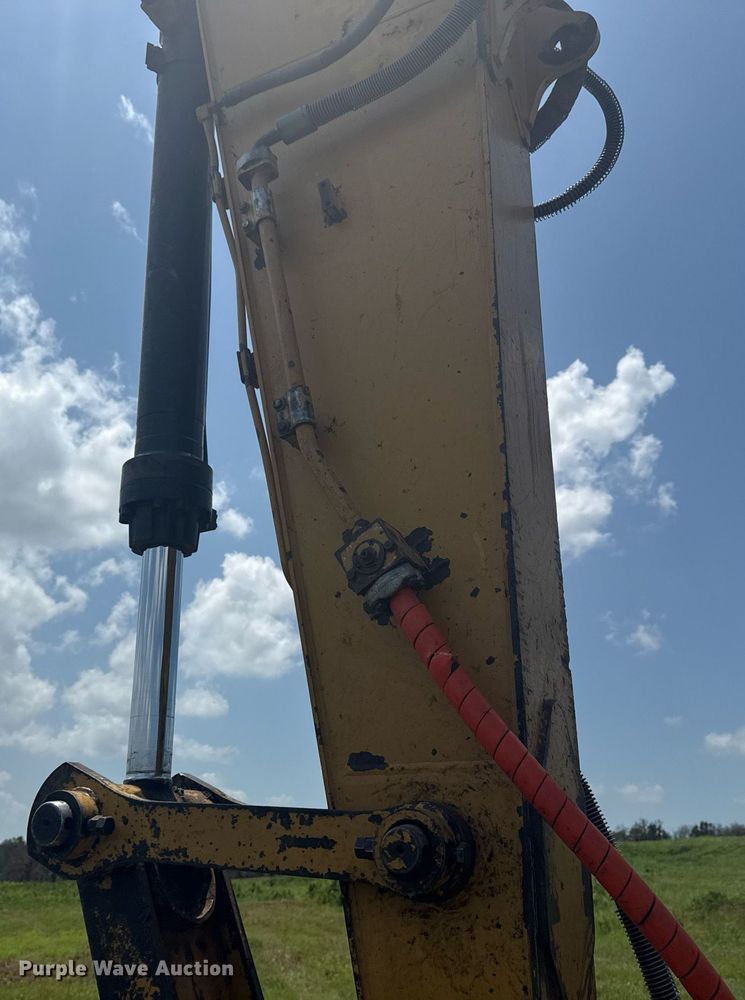 image for item DS3823 2008 Caterpillar 324D L excavator