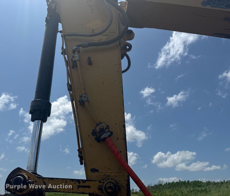 image for item DS3823 2008 Caterpillar 324D L excavator