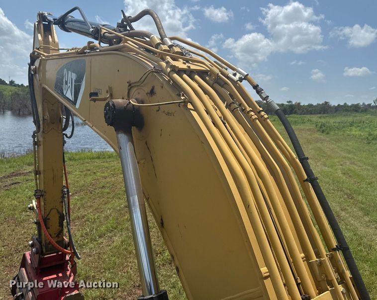 image for item DS3823 2008 Caterpillar 324D L excavator