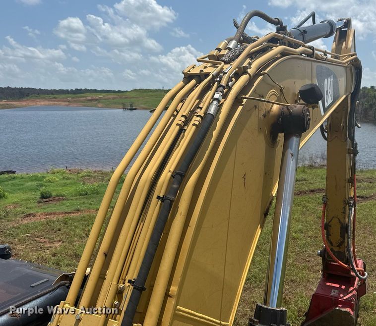 image for item DS3823 2008 Caterpillar 324D L excavator