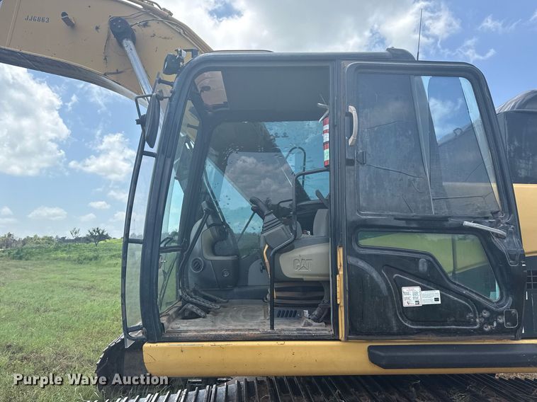 image for item DS3823 2008 Caterpillar 324D L excavator