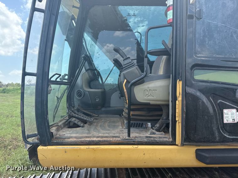 image for item DS3823 2008 Caterpillar 324D L excavator