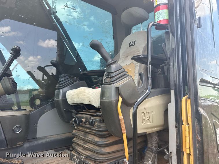 image for item DS3823 2008 Caterpillar 324D L excavator