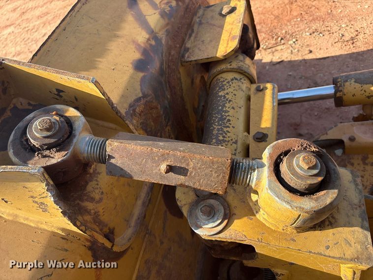 image for item DT6682 2012 Caterpillar D5K LGP dozer