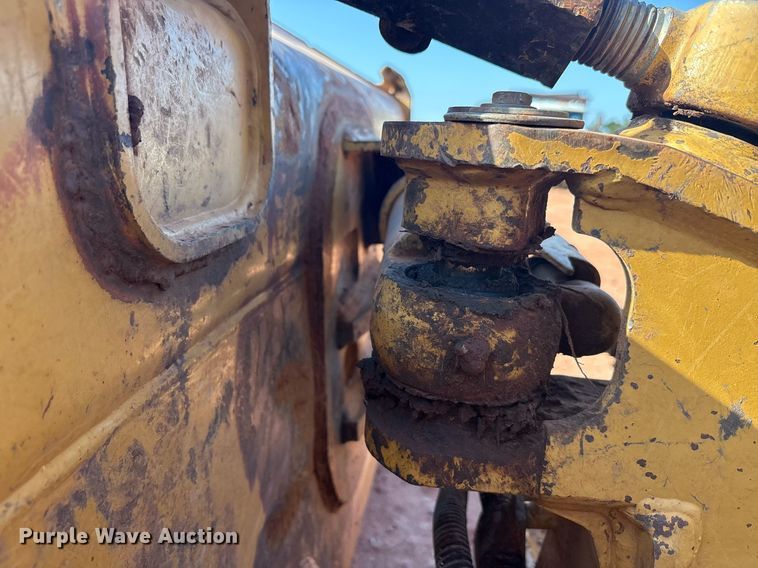 image for item DT6682 2012 Caterpillar D5K LGP dozer