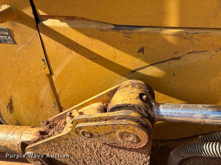 image for item DT6682 2012 Caterpillar D5K LGP dozer