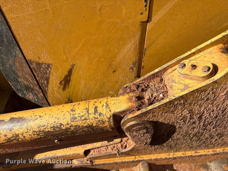 image for item DT6682 2012 Caterpillar D5K LGP dozer