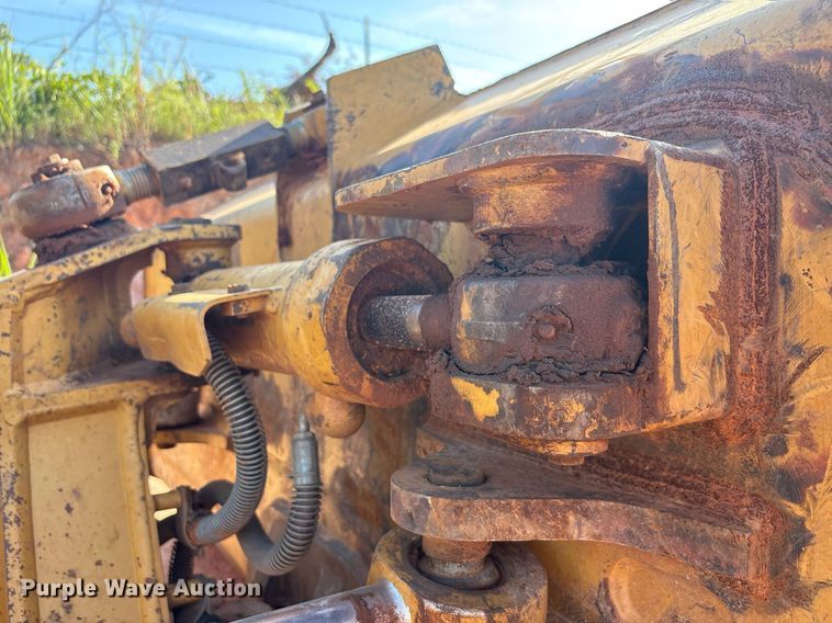 image for item DT6682 2012 Caterpillar D5K LGP dozer