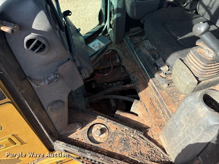 image for item DT6682 2012 Caterpillar D5K LGP dozer