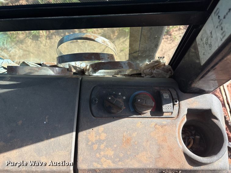 image for item DT6682 2012 Caterpillar D5K LGP dozer