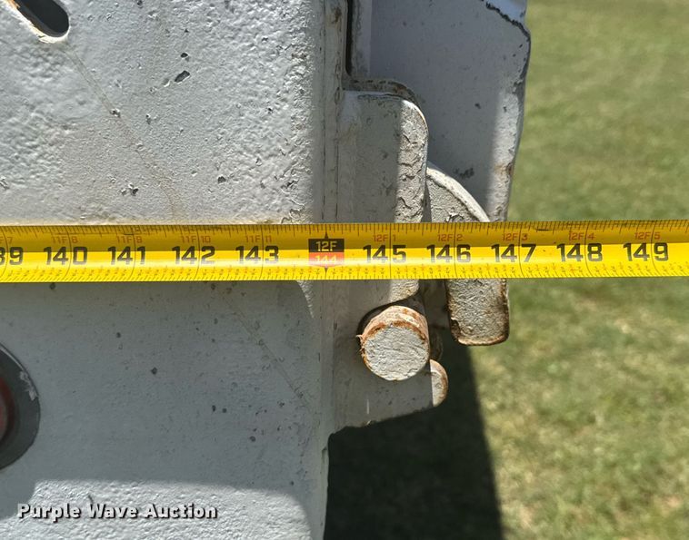 image for item DU9333 2004 International 7400 dump truck