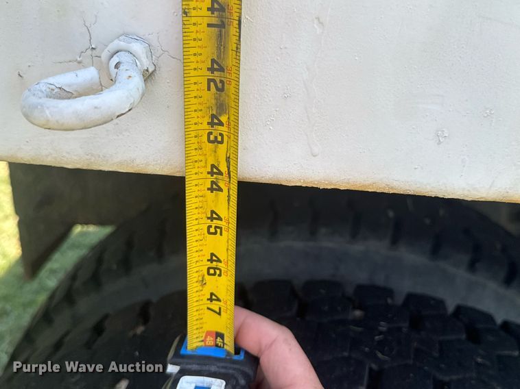 image for item DU9333 2004 International 7400 dump truck