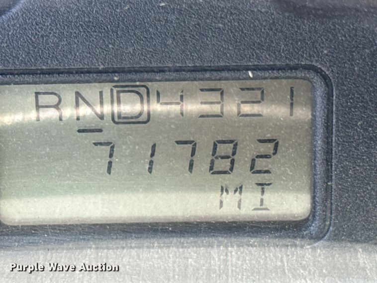 image for item DU9333 2004 International 7400 dump truck