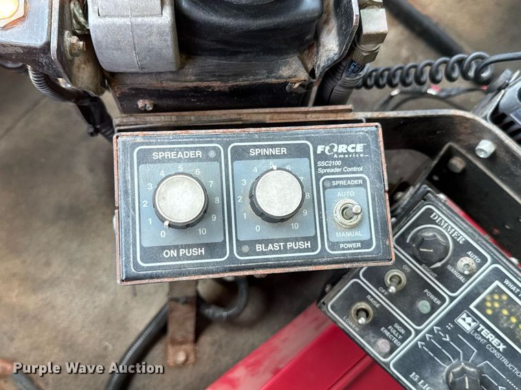 image for item DU9333 2004 International 7400 dump truck