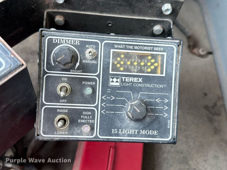 image for item DU9333 2004 International 7400 dump truck