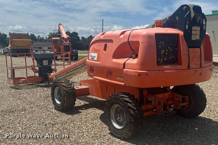 image for item DU9334 2006 JLG 400S boom lift