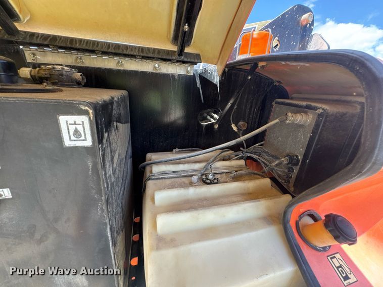 image for item DU9334 2006 JLG 400S boom lift