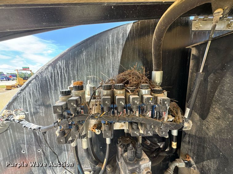 image for item DU9334 2006 JLG 400S boom lift