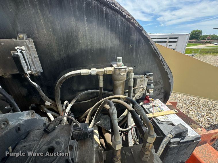 image for item DU9334 2006 JLG 400S boom lift