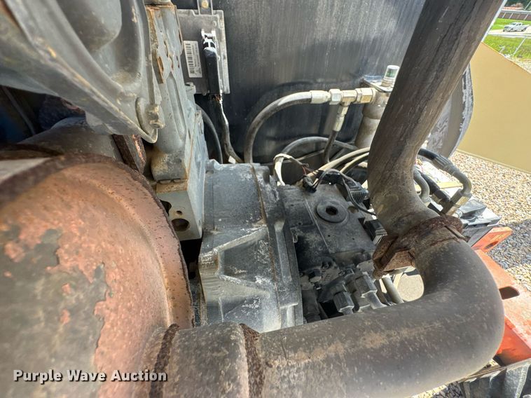 image for item DU9334 2006 JLG 400S boom lift